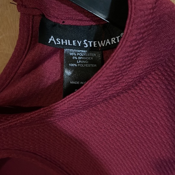 🤍”Sale”Nwt Gorgeous puff sleeves raspberry peplum peek a boo top size 22/24. - Picture 6 of 8